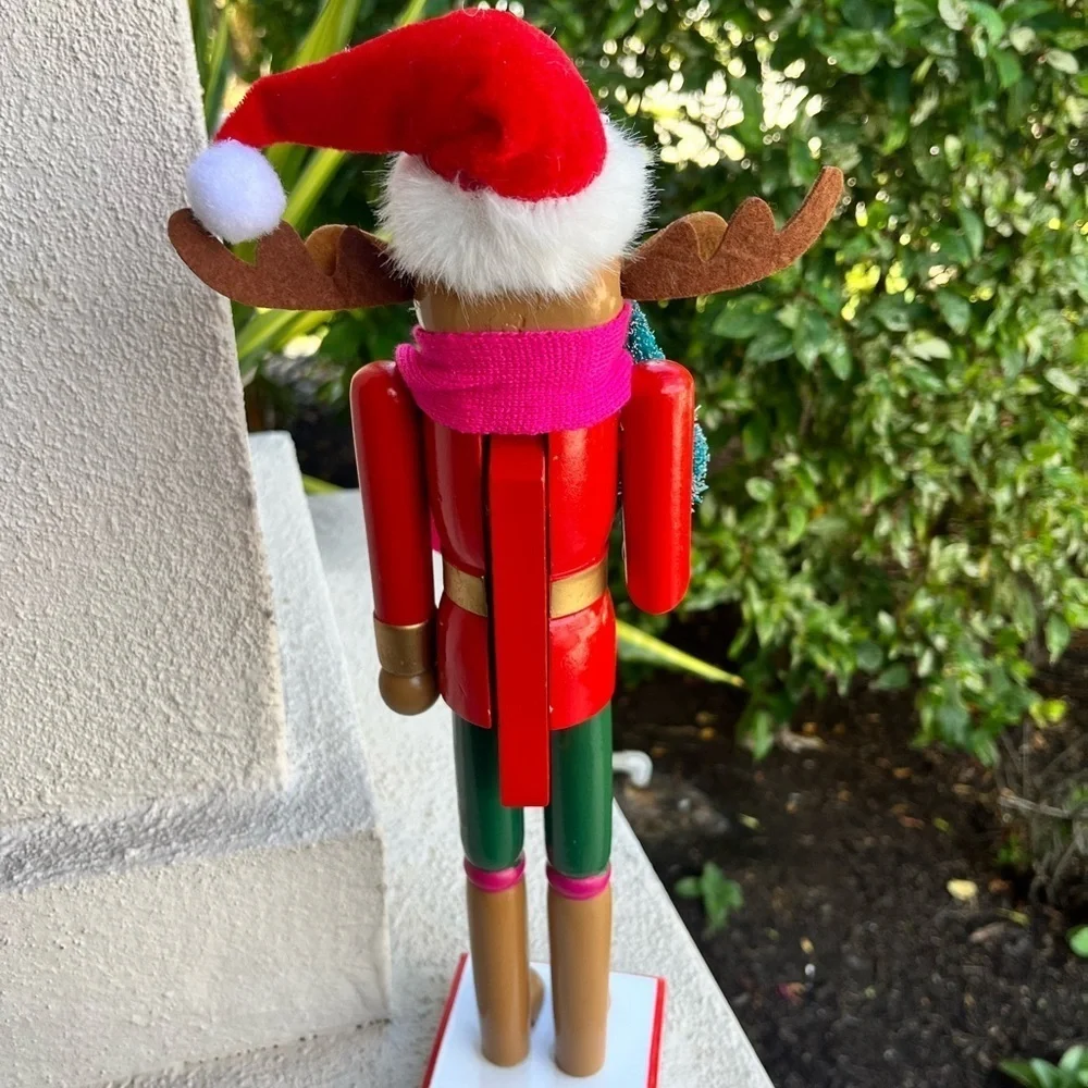 Wooden Nutcracker, 16